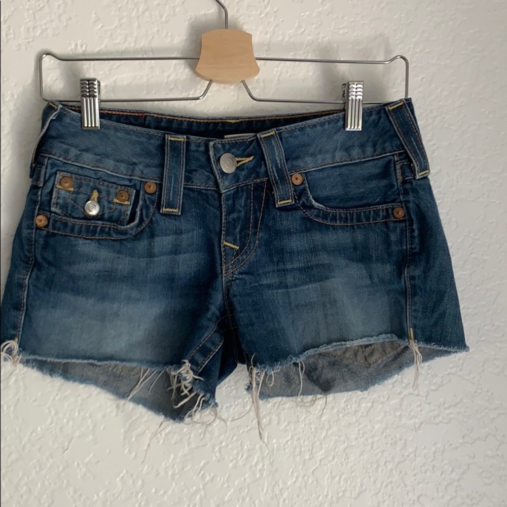 Cut-off shorts